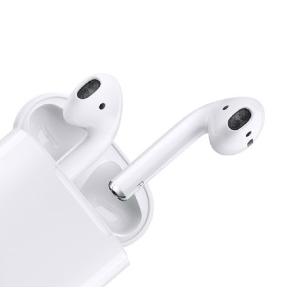 Apple AirPods 2nd Generation with Charging Case - Picture 4 of 5